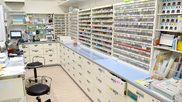 おかだ調剤薬局の調剤室