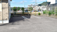 ふたば調剤薬局の駐車場