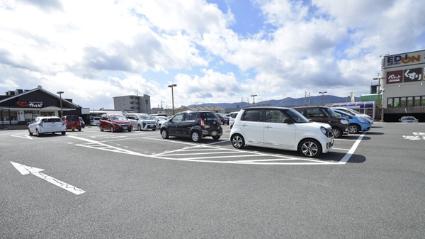 スギ薬局　桂南店の駐車場