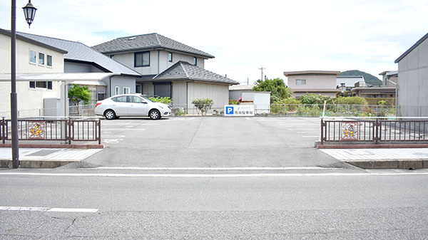 イケダ薬局の駐車場