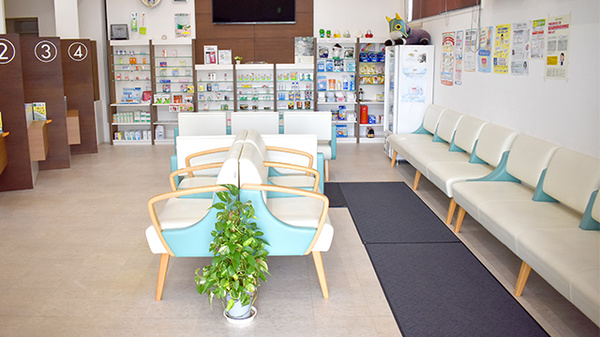 イケダ薬局の待合スペース