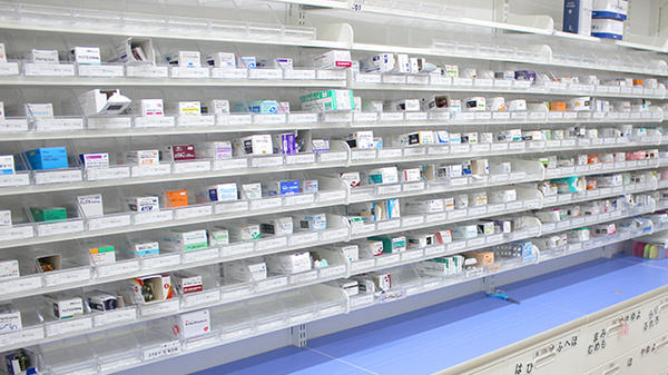 ハッピー調剤薬局青森浜館店の薬棚