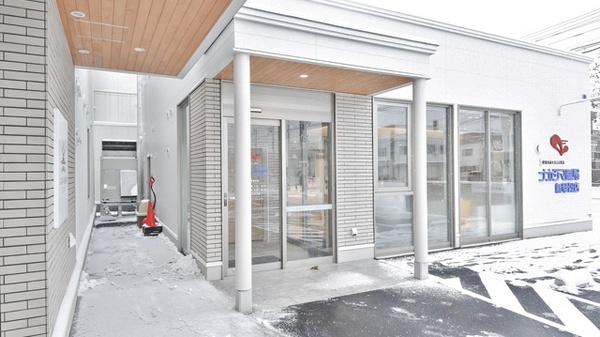 ナカジマ薬局　新琴似店の入口