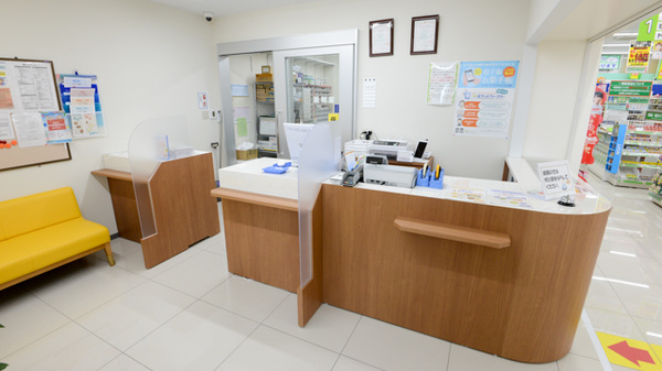 キリン堂薬局　高槻日吉台店の受付/カウンター
