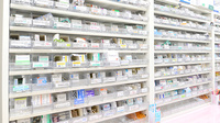 キリン堂薬局　高槻日吉台店の薬棚