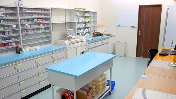 つくし薬局　さくらかわ店の調剤室