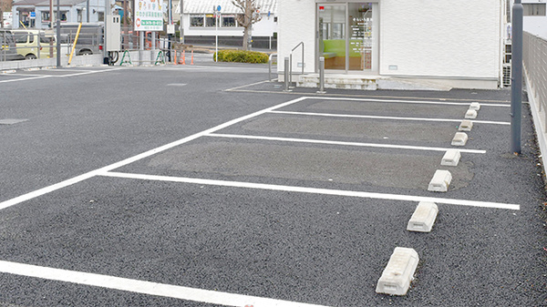 そらいろ薬局の駐車場