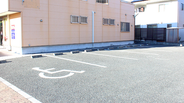 タジマ薬局公園ばし店の駐車場