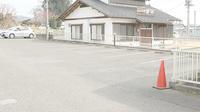 にこにこ薬局の駐車場