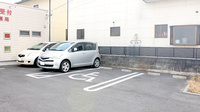 あおぞら薬局の駐車場