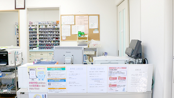ココ薬局の受付/カウンター