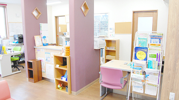 ふきあげ薬局の受付/カウンター