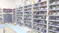 くまさん薬局の薬棚
