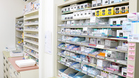 ヤマグチ薬局　西浦和店の薬棚