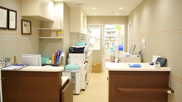 かるがも薬局　八尾店の受付/カウンター
