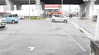パートナー　美原薬局の駐車場