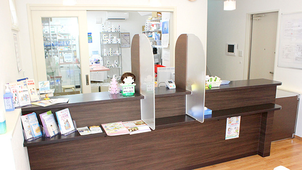 あおぞら薬局　鵠沼桜が岡店の受付/カウンター