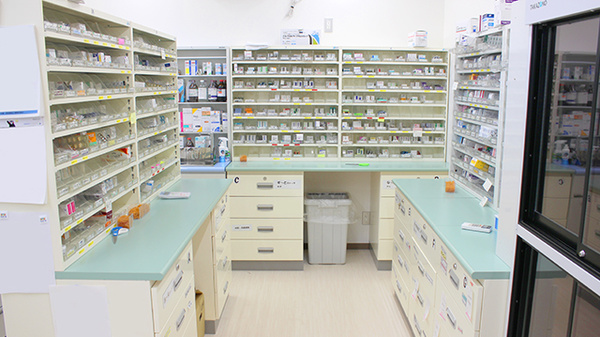 コスモ調剤薬局　八島町店の調剤室