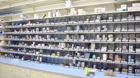 大賀薬局　若久店の薬棚