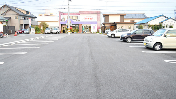 トマト調剤薬局 藍住店の駐車場