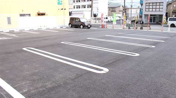 ドラッグセイムス横浜笠間薬局の駐車場