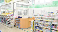 ドラッグセイムス　高知駅前薬局の入口