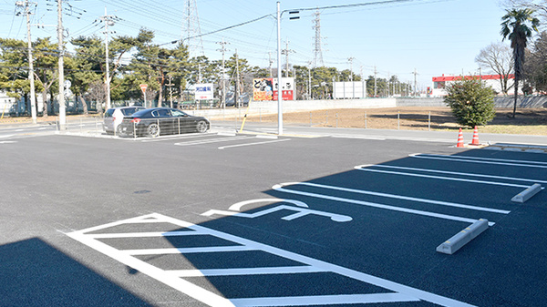 フルール薬局の駐車場