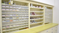 野間薬局　南片江店の薬棚