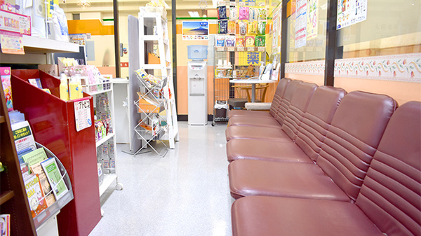 太陽薬局ピア高宮店の待合スペース