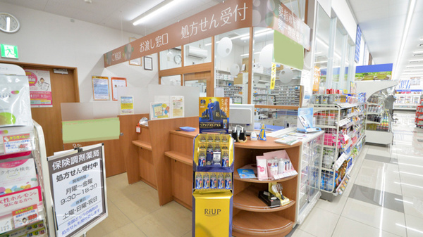 調剤薬局ツルハドラッグ新潟女池店の受付/カウンター