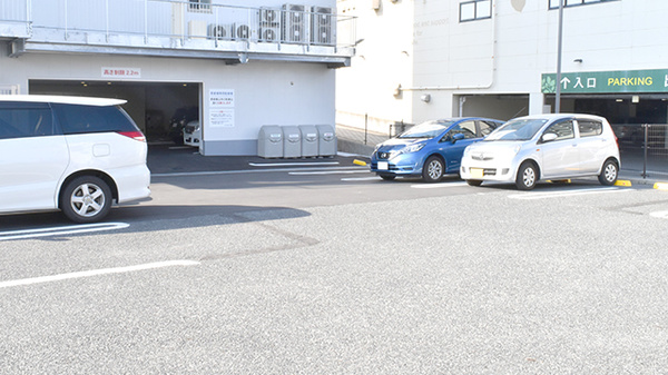 ウォンツ薬局メディカルモール吉島店の駐車場