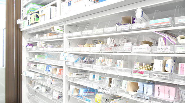 レデイ薬局別府店の薬棚