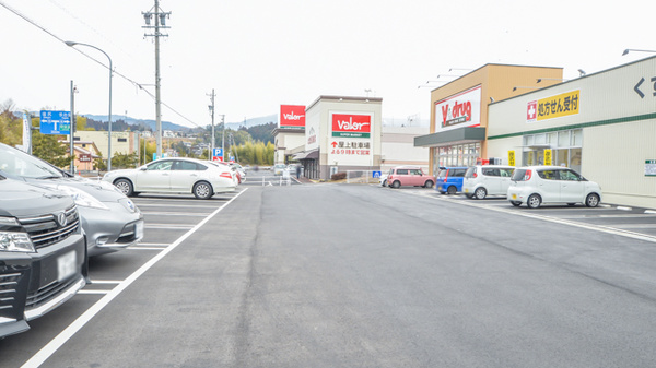 V・drug　中津川東薬局の駐車場
