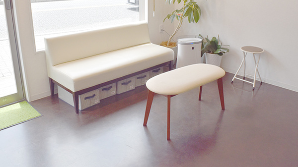 くすりのおうち湘南薬局の待合スペース