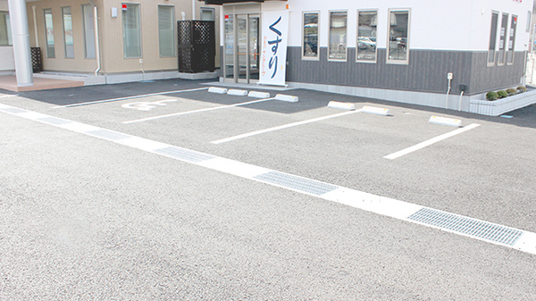 サンケア薬局　二戸堀野店の駐車場