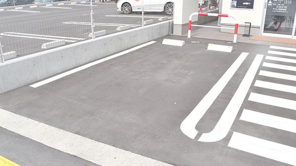 アーク調剤薬局　中野店の駐車場