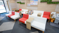 ココカラファイン薬局大阪国際がんセンター店の待合スペース