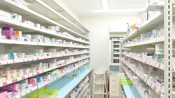 ユタカ薬局　能登川の薬棚