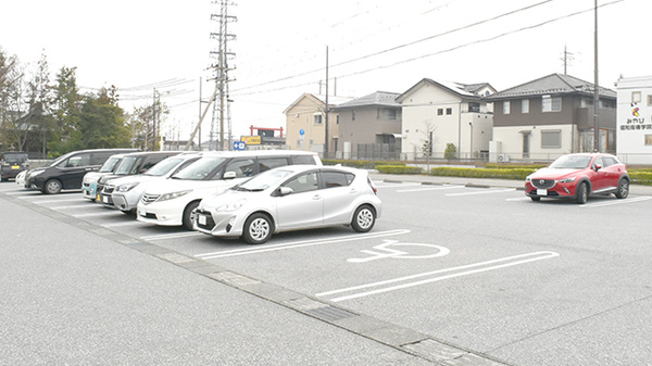 ユタカ薬局　能登川の駐車場