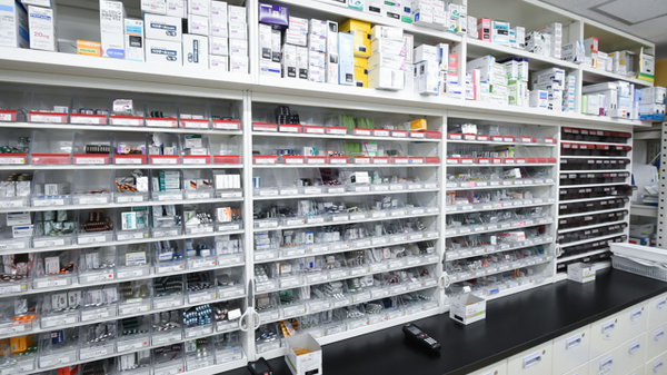 たんぽぽ薬局　知立店の薬棚