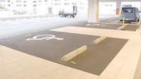 康仁薬局楽々園店の駐車場