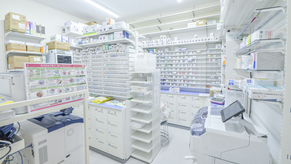 調剤薬局ツルハドラッグ東根神町店の調剤室