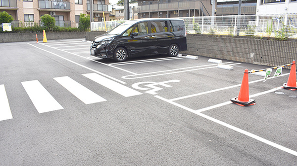 調剤薬局ツルハドラッグ長津田みなみ台店の駐車場