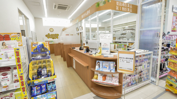 調剤薬局ツルハドラッグ伏見直違橋店の受付/カウンター