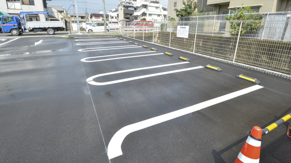 調剤薬局ツルハドラッグ伏見直違橋店の駐車場