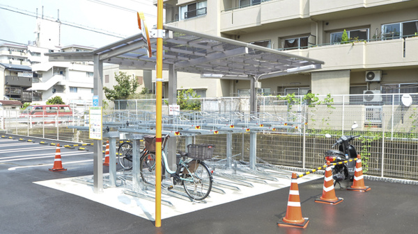 調剤薬局ツルハドラッグ伏見直違橋店の駐輪場