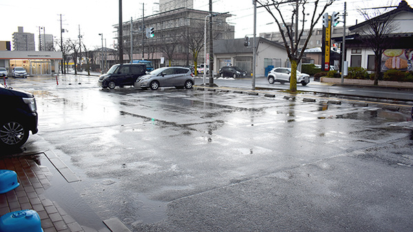 調剤薬局ツルハドラッグ秋田川尻店の駐車場