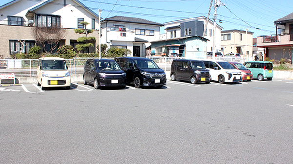 調剤薬局ツルハドラッグ双葉響が丘店の駐車場
