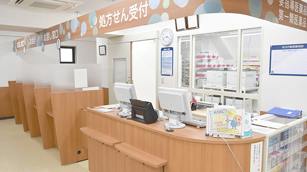 薬局くすりの福太郎白山店の受付/カウンター