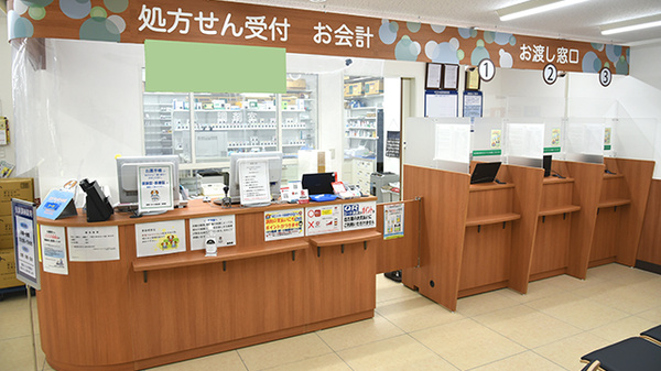 薬局くすりの福太郎高田馬場駅西口店の受付/カウンター